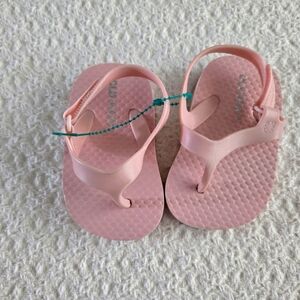Old Navy Baby Girl Pink Sandals/Flip Flops Size 3